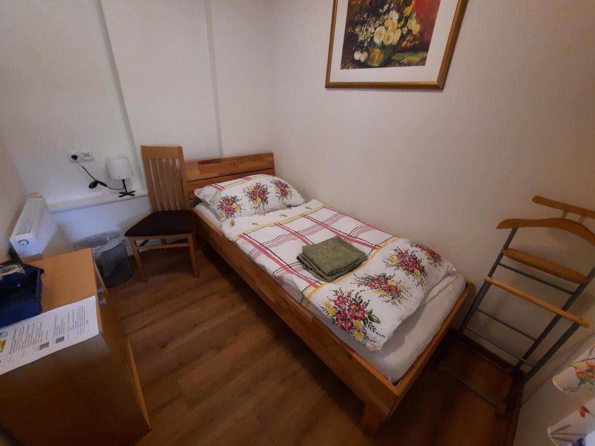 Kirchenwirt Hotel Kaumberg Bagian luar foto